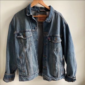 Levi’s Oversized Trucker Denim Jacket